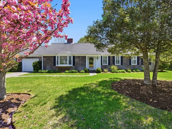 26 Camelot Rd, Yarmouth Port, MA 02675