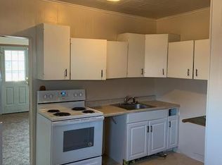 310 1/2 Linden St, Vandergrift, PA 15690