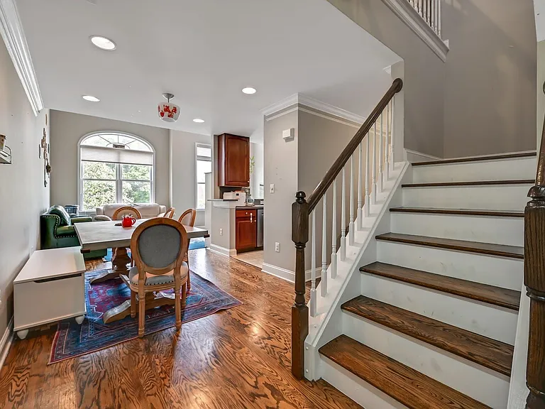 172 Price Ct #172 — Photo 4