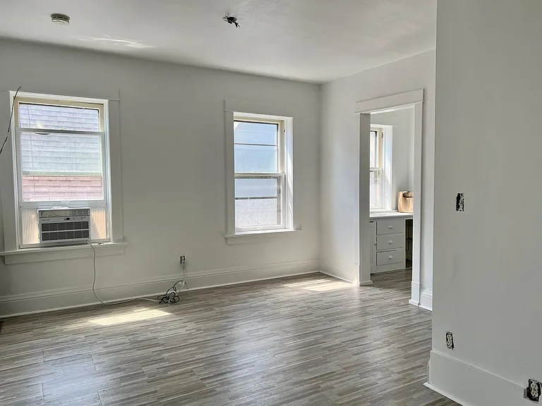 2324 Atwood Ave #1 — Photo 6
