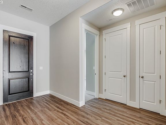 4th image of 1409 NW 117th Cir