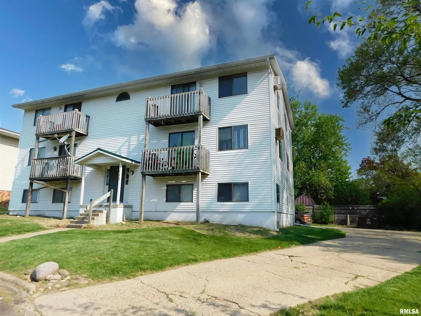 111 Floss Mar Ct photo 1