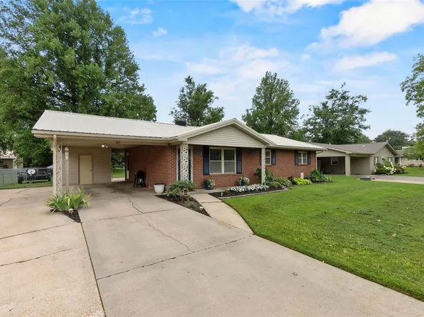 853 Stanford Dr, Sikeston, MO 63801