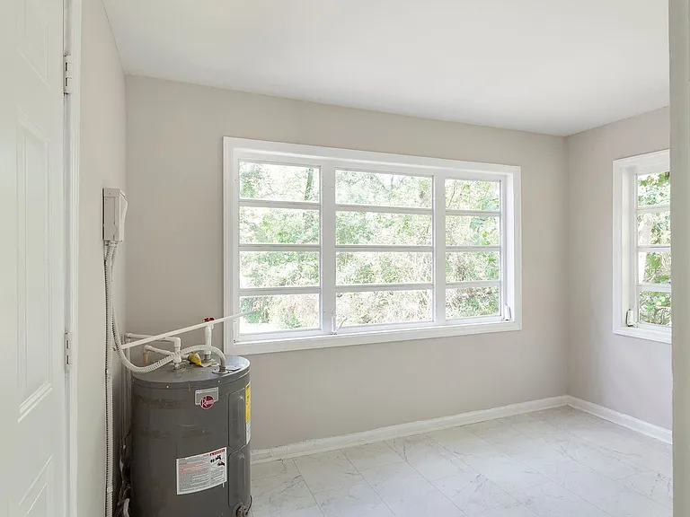 1889 N Ave NW — Photo 9