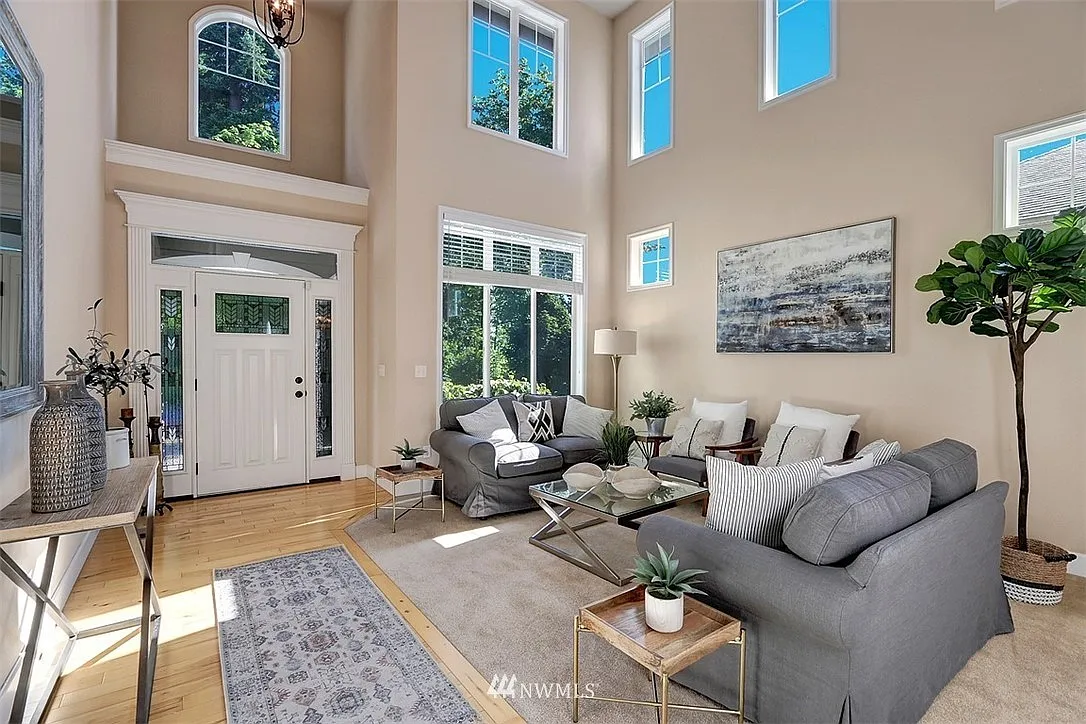 5 bed, 3259 sqft, $4,800 — Photo 4