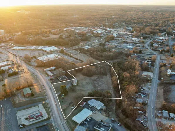 315 Hillcrest Dr, Laurens, SC 29360