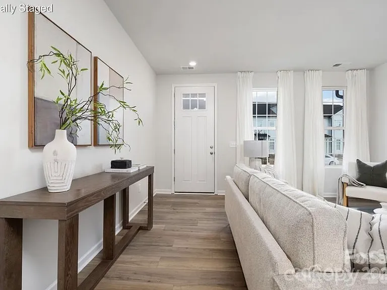 8140 Jacey Ln — Photo 2