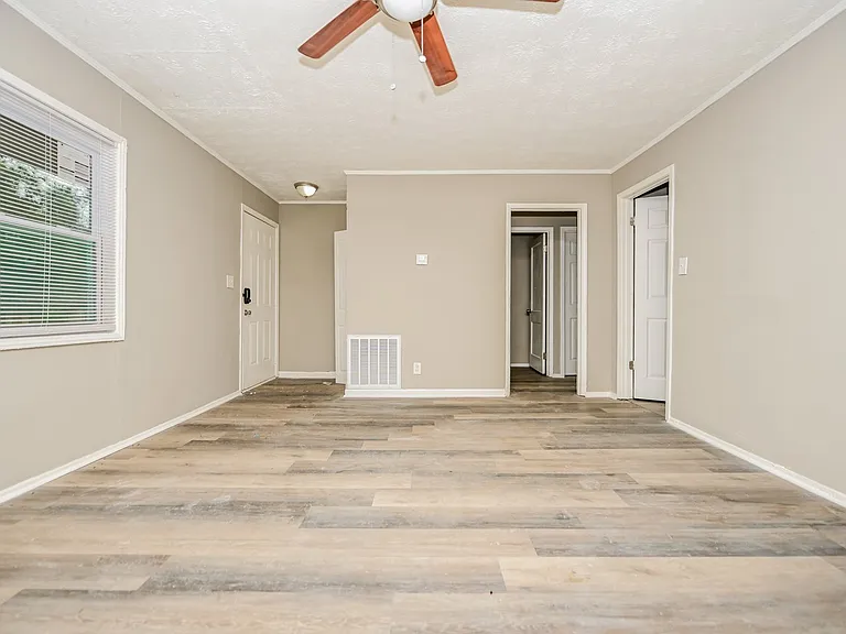 1797307_017_living_room_13458655.jpg