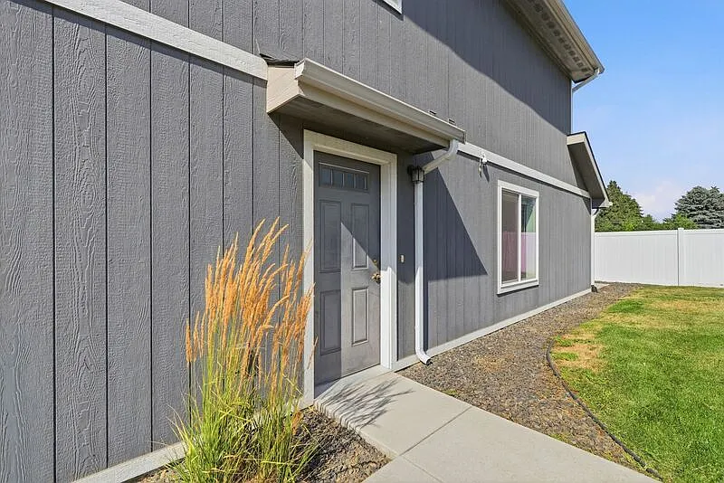 3 bed, 2.5 bath, 1476 sqft, $1,950 — Photo 4