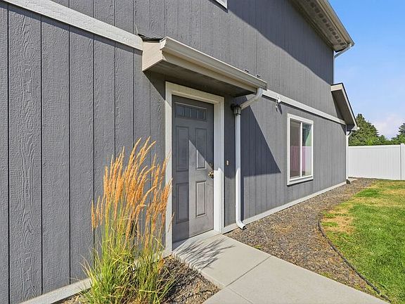 4th image of 1420 N Michigan Ln #1