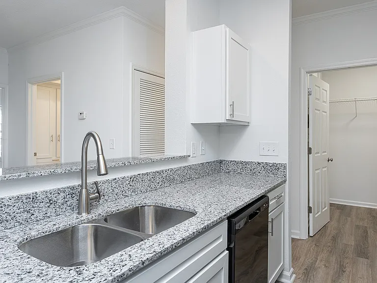 The Lakes Apartments