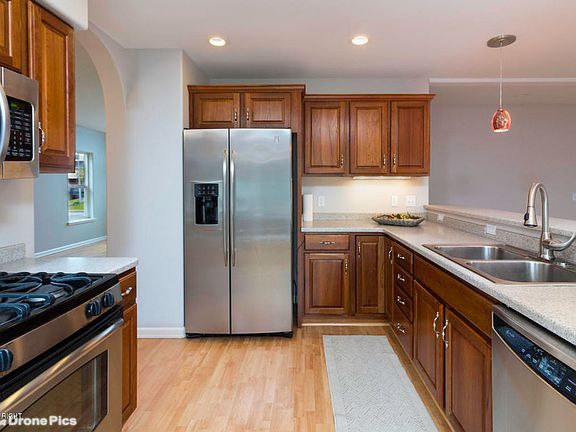 2nd image of 16426 Mills Park Cir