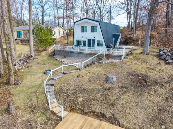 4385 W Orland Rd, Angola, IN 46703
