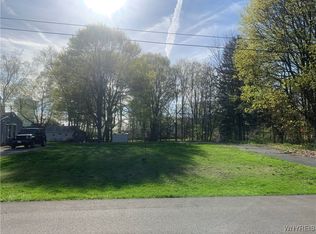 1214 Mayfield Dr #8, Alden, NY 14004