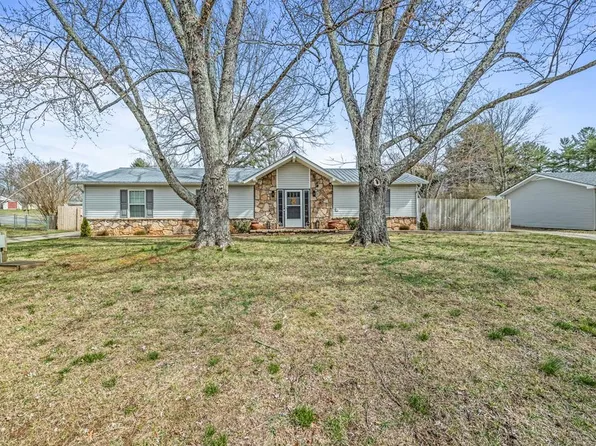 357 Old Qualls Rd, Cookeville, TN 38506
