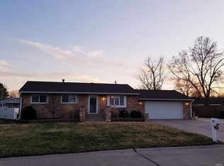 372 Peffer Ln, Fenton, MO 63026