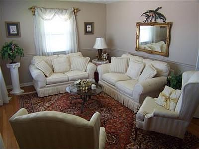 2nd image of 122 Beechmont Dr