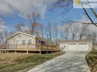 10204 N Topping Ave, Kansas City, MO 64156