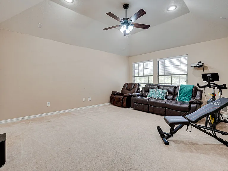 11804 Blackhawk Dr — Photo 23
