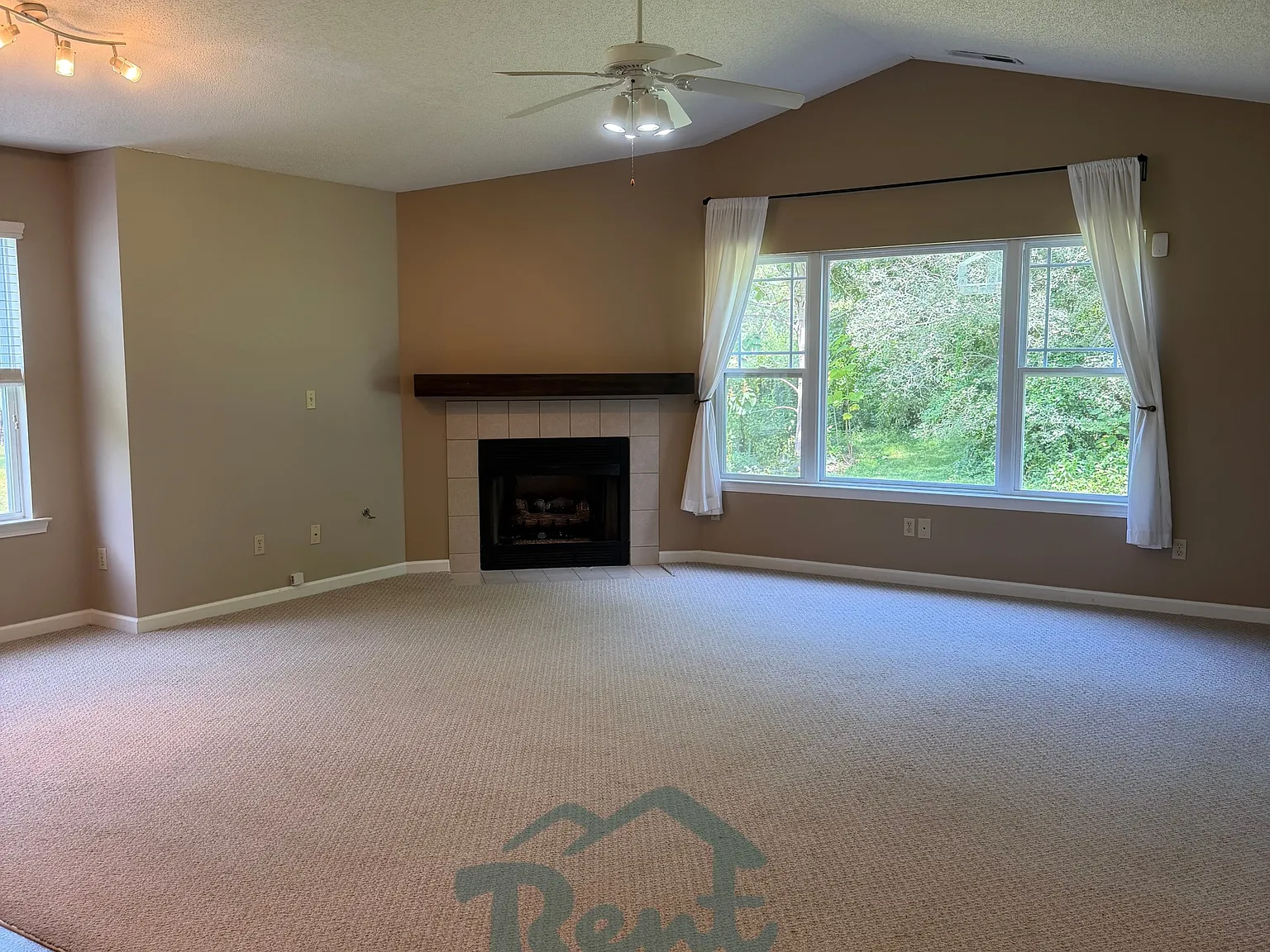 37 Sunview Circle - 1 — Photo 3