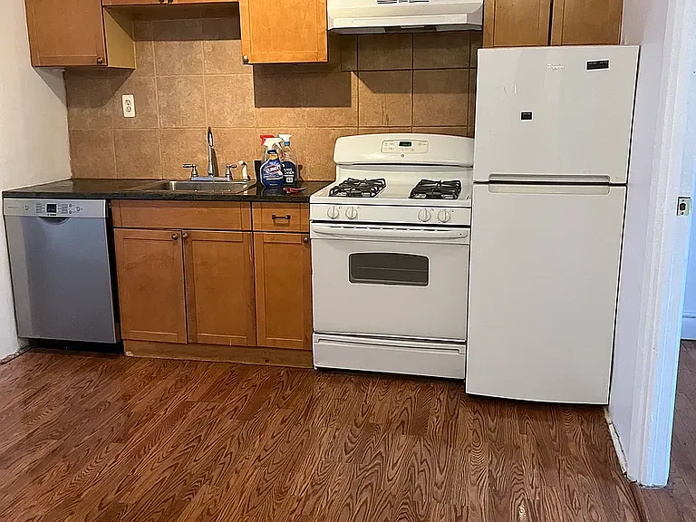 1413 Lexington Ave #2 — Photo 4