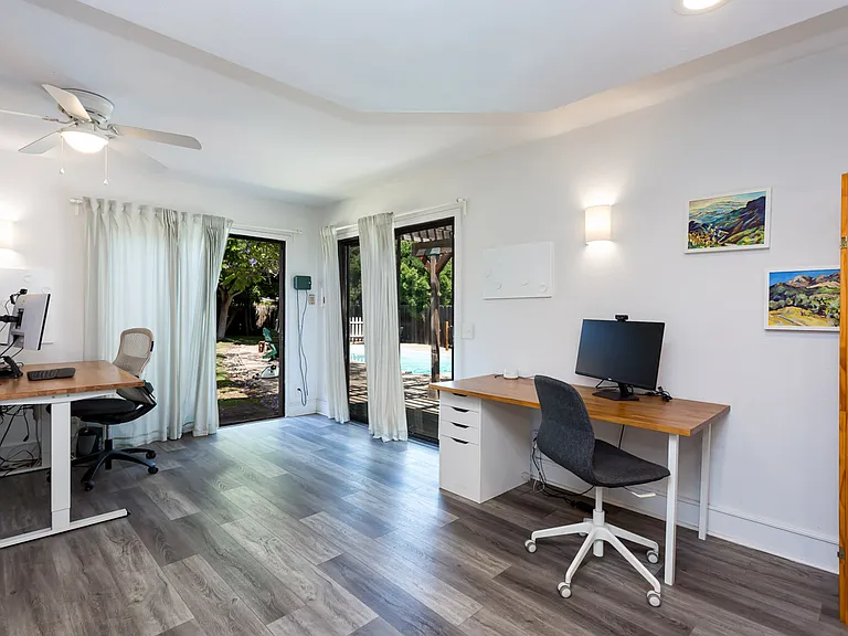 3820 Merivale Ave — Photo 36