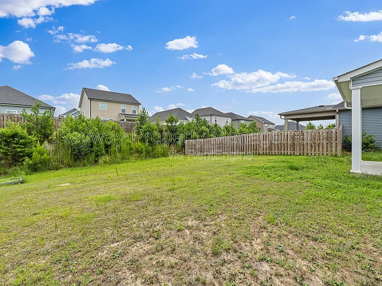 585 Hampton Dr — Photo 30