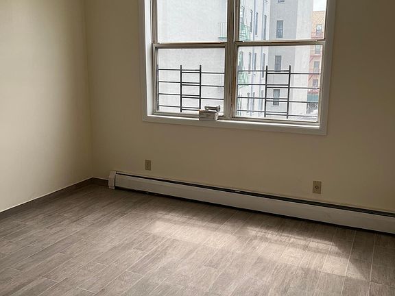 4th image of 1035 Kelly St #3