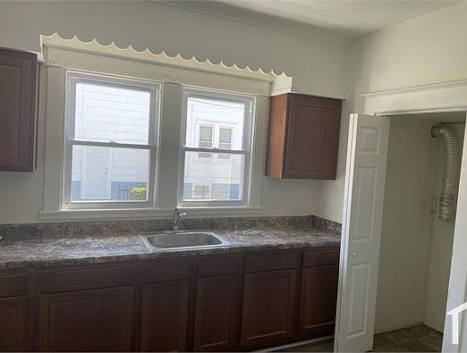 1st image of 106 Clay St #1