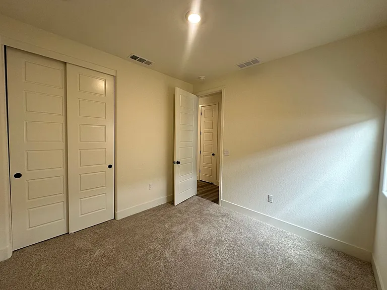 4035 W Sunnyview Ave — Photo 7