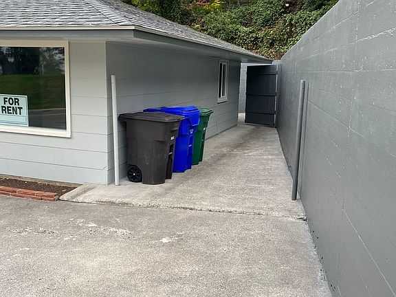 3rd image of 605-607 13th St