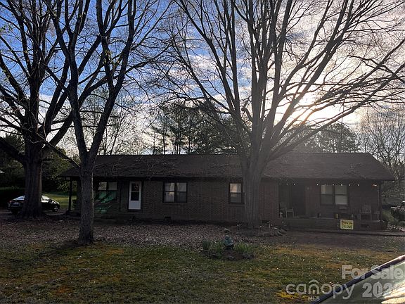 2nd image of 300 Taylor Rd