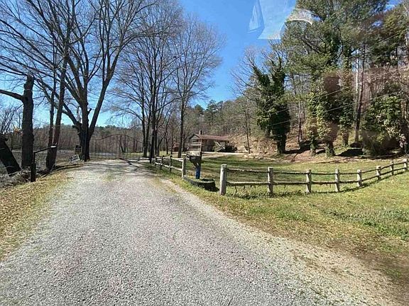 Exterior Neighborhood (street photo)