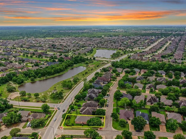 2401 Norham Dr, College Station, TX 77845