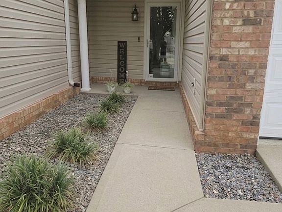 2nd image of 116 Winterberry Way