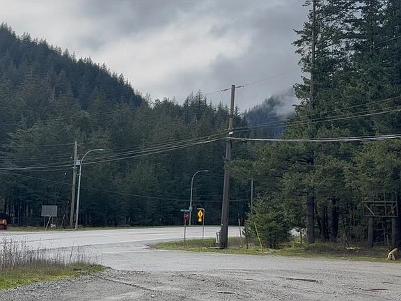 5th image of 21437 Haig Station Rd