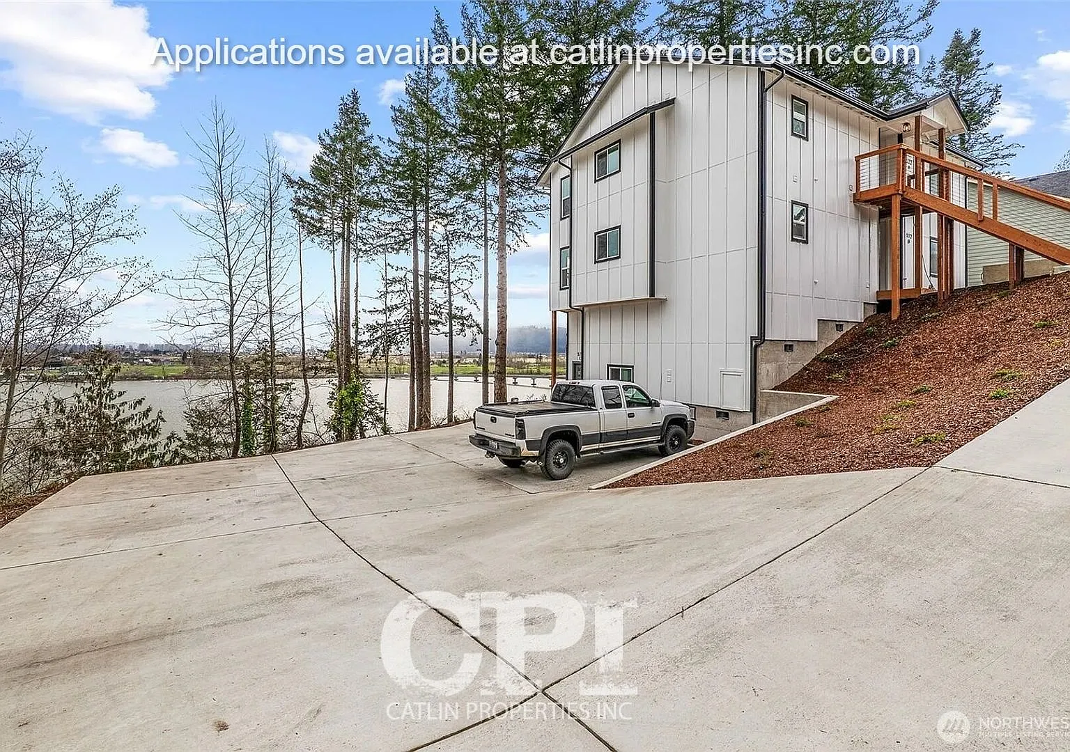 572 Columbia St. #C - Cathlamet, WA — Photo 2