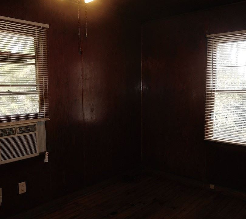 2nd image of 9 Southwood Dr