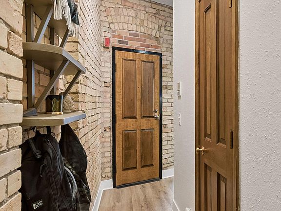 2nd image of 601 S 9th St APT 1