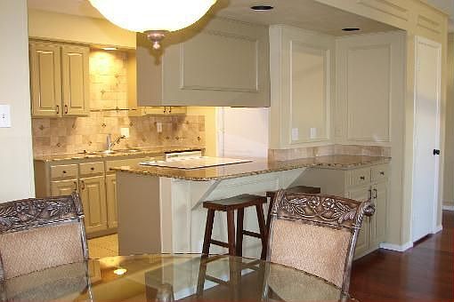 5th image of 418 Ewell St