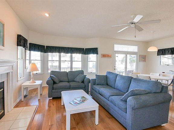 4th image of 305 36th St APT 1