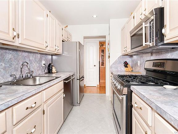 4th image of 110 Dehaven Dr APT 323