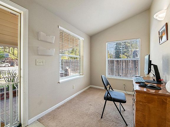 4th image of 220 Earle Street