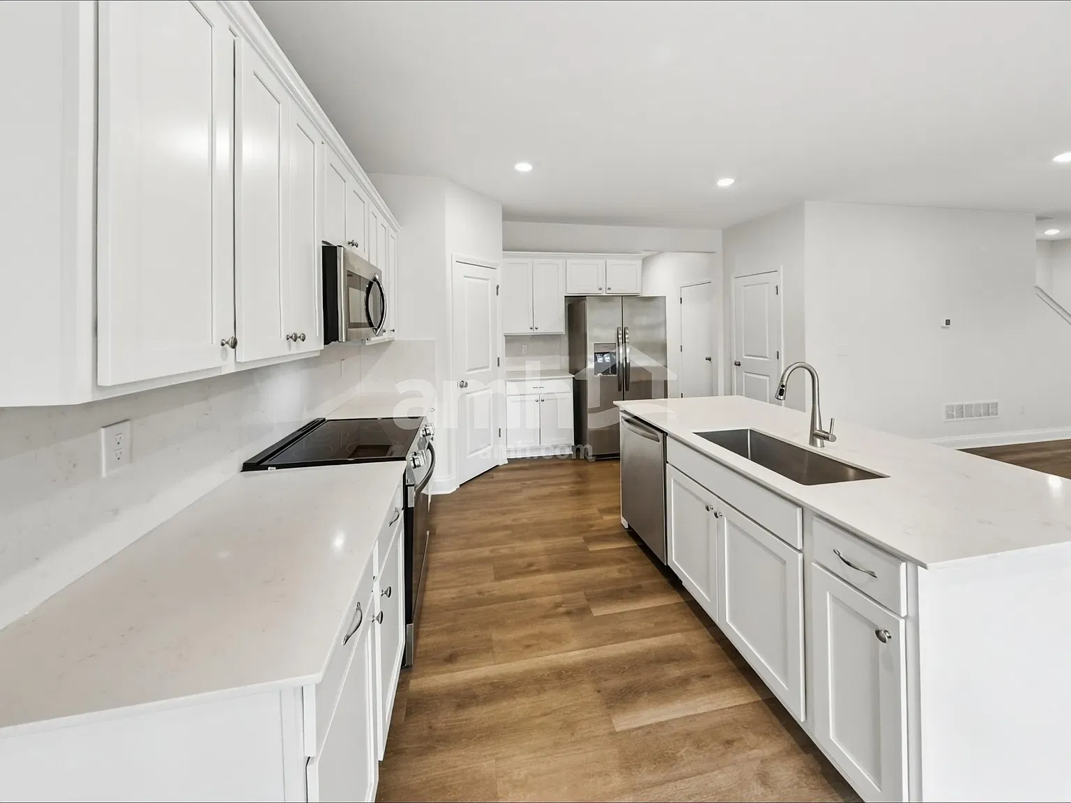 4 bed, 2.5 bath, 2293 sqft, $2,795 — Photo 3