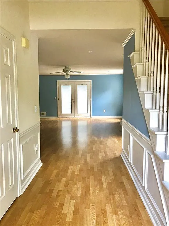 4 bed, 3.5 bath, 3468 sqft, $2,600 — Photo 2