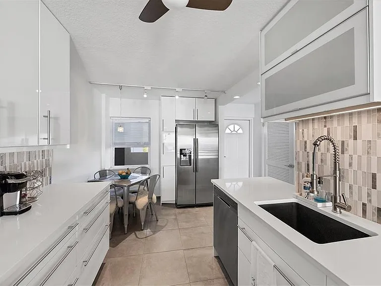 20 Whispering Sands Dr #903 — Photo 11