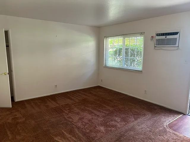 2523 G St #2 — Photo 3