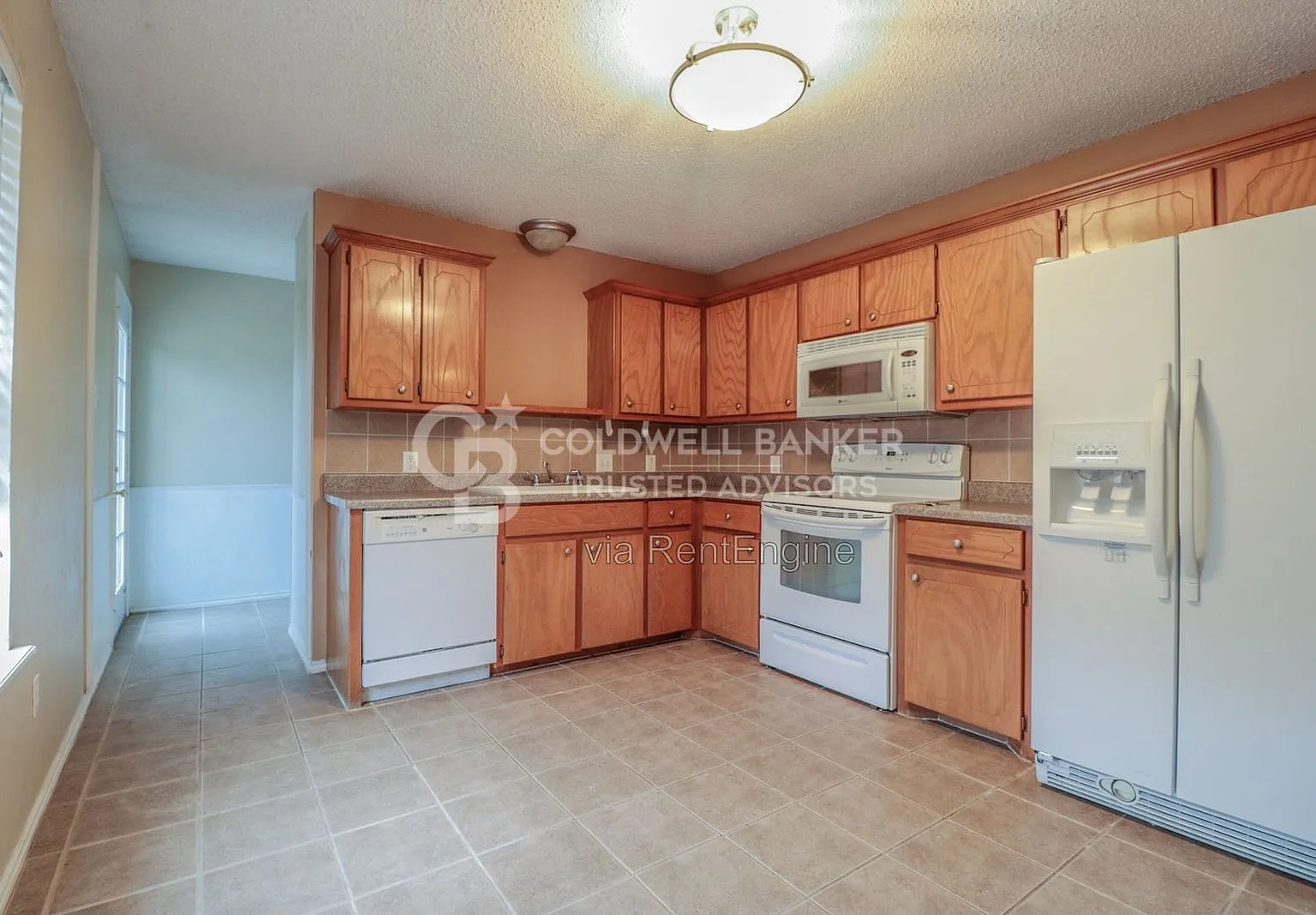 3 bed, 2.0 bath, 1182 sqft, $1,325 — Photo 3