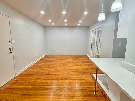 4th image of 1600 Caton Ave #33