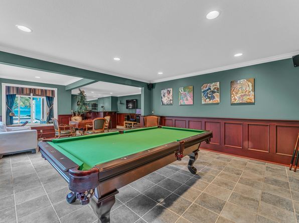 8 bedroom rental in Coquitlam — photo 15